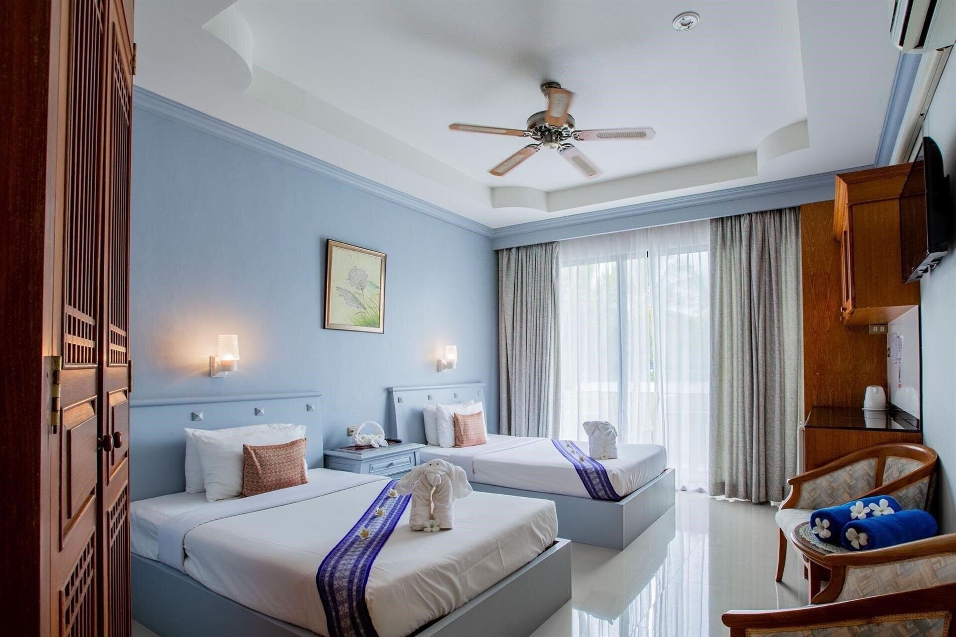 Апартаменты In on the Beach 3*